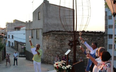 Isabel Mijares, la Dama del Vino, ya tiene un monumento en su honor en la Villa del Vino de Fermoselle